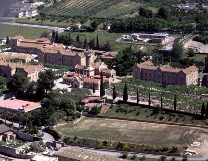 Pere Mata mental hospital, built between 1899 and 1919 by Lluís Domènech i Muntaner, partial aeri?