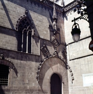Detail of the primitive façade of the City Hall of de Barcelona, finished in 1402 under the direc?