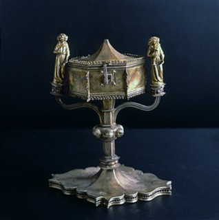 Ostentorium pyx made in embossed and engraved gilded silver.