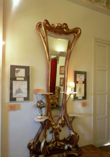 Mirror and console table designed for Casa Ibarz by Aleix Clapés.