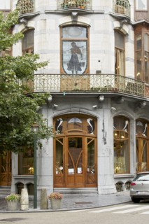 La Porteuse d'Eau, 25 Rue Vanderschrick, Brussels, Belgium, (1904), c2014-c2017. Artist: Alan John Ainsworth.