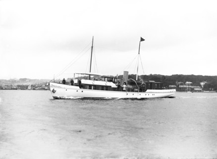 The steam yacht 'Sardonyx' under way, 1913. Creator: Kirk & Sons of Cowes.