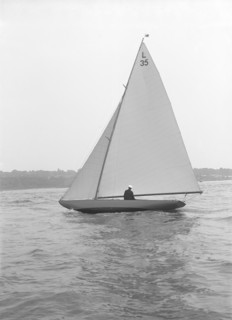 The 6 Metre 'Lanka' sailing close-hauled, 1914. Creator: Kirk & Sons of Cowes.