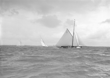 'Istria', 'The Lady Anne', & 'Vanity' racing upwind, 1912. Creator: Kirk & Sons of Cowes.