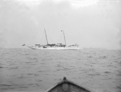 Motor yacht 'Pioneer', 1915. Creator: Kirk & Sons of Cowes.