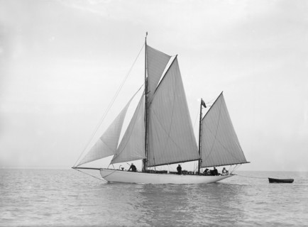 The yawl 'Meander' sailing in close-hauled, 1913. Creator: Kirk & Sons of Cowes.