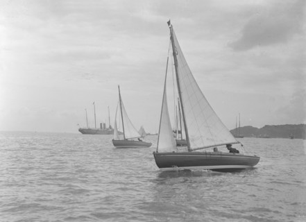 Yarmouth One Designs racing, 1922. Creator: Kirk & Sons of Cowes.