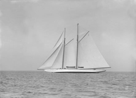The 380 ton A Class schooner 'Margherita' sailing close-hauled, 1913. Creator: Kirk & Sons of Cowes.