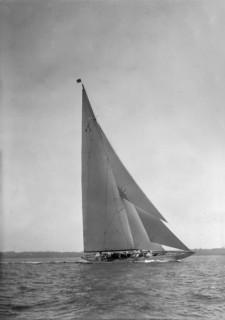 The 205 ton J-class yacht 'Velsheda' sailing close hauled, 1935.  Creator: Kirk & Sons of Cowes.