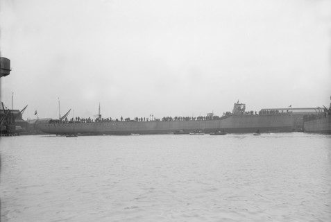 The Chilean destroy 'Almirante Condell' after launch, 27th January 1913. Creator: Kirk & Sons of Cowes.