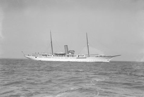 The steam yacht 'Glencairn', 1912. Creator: Kirk & Sons of Cowes.