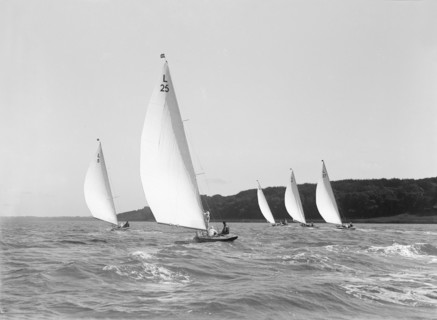 The 6 Metre class 'Bubble', 'Wambat', 'Lanka', 'Stella' and 'Vanda' racing on the Solent, 1914. Creator: Kirk & Sons of Cowes.