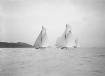 Start of Cowes to Weymouth Race, 'Ostara', 'Mariska', 'Corona' & 'Octavia' run downwind, 1911. Creator: Kirk & Sons of Cowes.