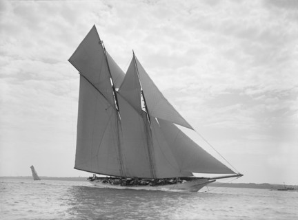 The beautiful schooner 'Cetonia' making good headway, 1911. Creator: Kirk & Sons of Cowes.