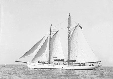 The schooner 'Dwyn-Wen', 1914. Creator: Kirk & Sons of Cowes.