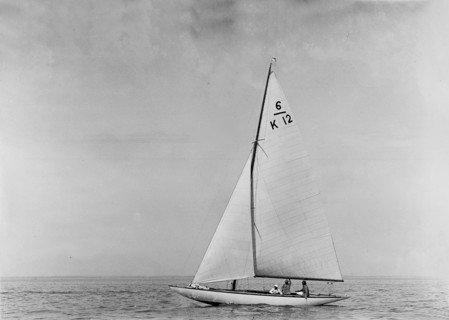 The 6 Metre sailing yacht 'Caryl' (K12), 1921. Creator: Kirk & Sons of Cowes.