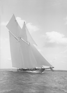 The handsome racing schooner 'Waterwitch', 1911. Creator: Kirk & Sons of Cowes.