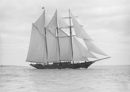 The auxiliary schooner 'La Cigale' sailing close-hauled, 1913. Creator: Kirk & Sons of Cowes.