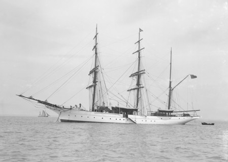 The 135 ft barque sailing ship 'Modwena', 1913. Creator: Kirk & Sons of Cowes.