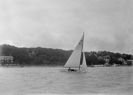 The 18-foot keelboat 'Vanity' (K5), 1922. Creator: Kirk & Sons of Cowes.