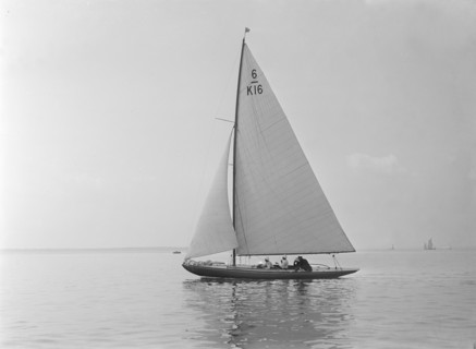 The 6 Metre sailing yacht 'Jean', 1922. Creator: Kirk & Sons of Cowes.