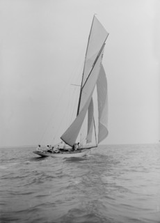 The International 10 Metre class sailing yacht 'Pampero', 1913. Creator: Kirk & Sons of Cowes.