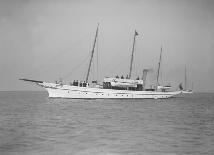The steam yacht 'Sea Snake' 1911. Creator: Kirk & Sons of Cowes.