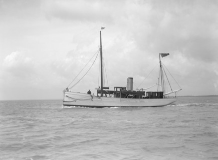 The steam yacht 'Gamecock', 1912. Creator: Kirk & Sons of Cowes.