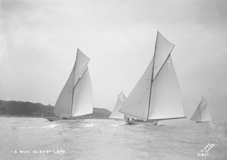 A Run to East Lepe: 'Ostara', 'Mariska', 'Corona' & 'Octavia', 1911. Creator: Kirk & Sons of Cowes.