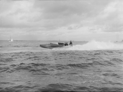 The French 400 hp hydroplane 'Despujols I', 1913. Creator: Kirk & Sons of Cowes.