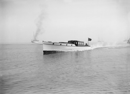 Austin 40ft motor launch under way, 1912. Creator: Kirk & Sons of Cowes.