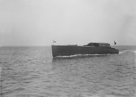 Camper and Nicholson's motor yacht launch. Creator: Kirk & Sons of Cowes.