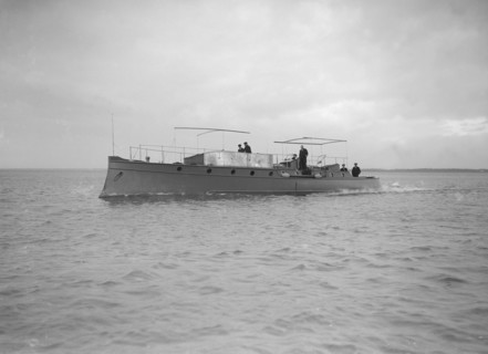 Egyptian motor launch under way, 1911. Creator: Kirk & Sons of Cowes.