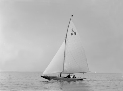 The 6 Metre sailing yacht 'Whimbret' (K8), 1921. Creator: Kirk & Sons of Cowes.