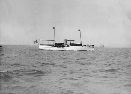 The steam yacht 'Yvonne' under way, 1913. Creator: Kirk & Sons of Cowes.