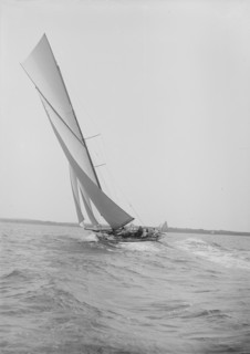 'The Lady Anne' making waves in a good breeze, 1912. Creator: Kirk & Sons of Cowes.