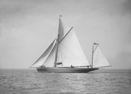The 95 ft yawl 'Artemis' sailing close-hauled, 1911. Creator: Kirk & Sons of Cowes.