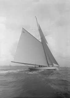 The 15 Metre cutter 'Paula II' close-hauled, 1911. Creator: Kirk & Sons of Cowes.