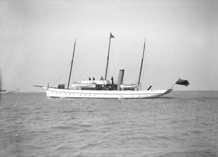 The steam yacht 'Sea Snake' 1911. Creator: Kirk & Sons of Cowes.