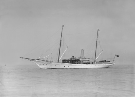 The steam yacht 'Branwyn' under way, 1911. Creator: Kirk & Sons of Cowes.