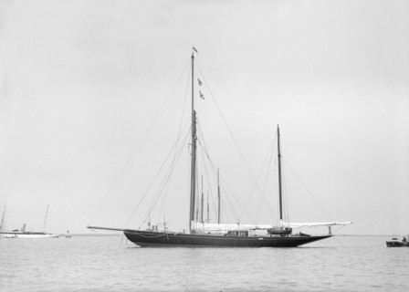 The ketch 'Valdora' at anchor, 1913. Creator: Kirk & Sons of Cowes.