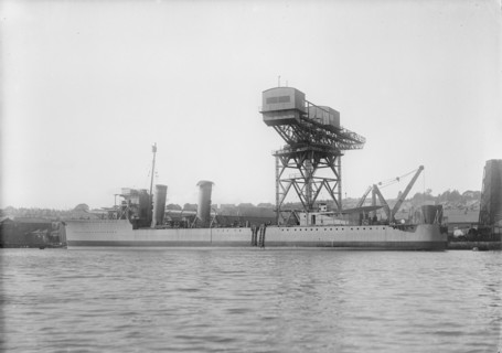 The 1st Argentine Destroyer 'Mendoza' built by J Samuel White & Co in Cowes, Isle of Wight, 1928. Creator: Kirk & Sons of Cowes.