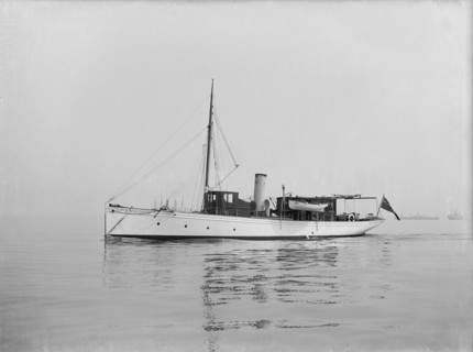 Steam yacht 'Shawnee' under way, 1914. Creator: Kirk & Sons of Cowes.