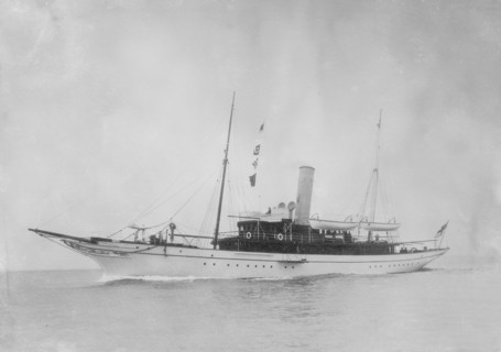 Steam yacht under way. Creator: Kirk & Sons of Cowes.