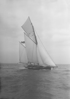 The ketch 'Corinda' under sail. Creator: Kirk & Sons of Cowes.