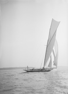 The 45 ton cutter 'Varia' under sail, 1911. Creator: Kirk & Sons of Cowes.
