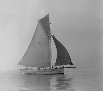 Fishing Smack under sail, 1911. Creator: Kirk & Sons of Cowes.
