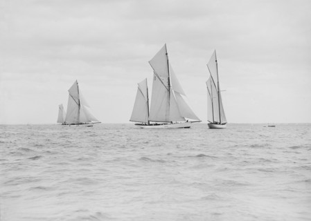 The three ketches 'Julnar', 'Cariad' and 'Corisande' racing upwind, 1913. Creator: Kirk & Sons of Cowes.