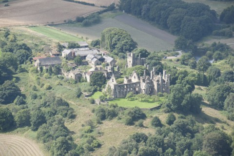 Ruins of Wingfield Manor House and Manor Farm, South Wingfield, Derbyshire, 2014