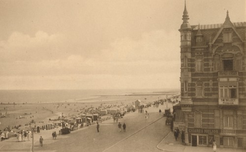 La Digue et la Plage', (Promenade and the Beach), c1900.